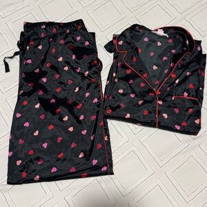 VS Glazed Black Heart PJ set